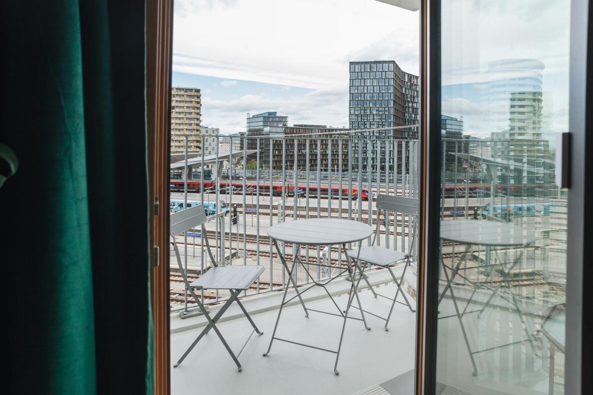 Decorous Cozy City View Suite Wien Eksteriør billede