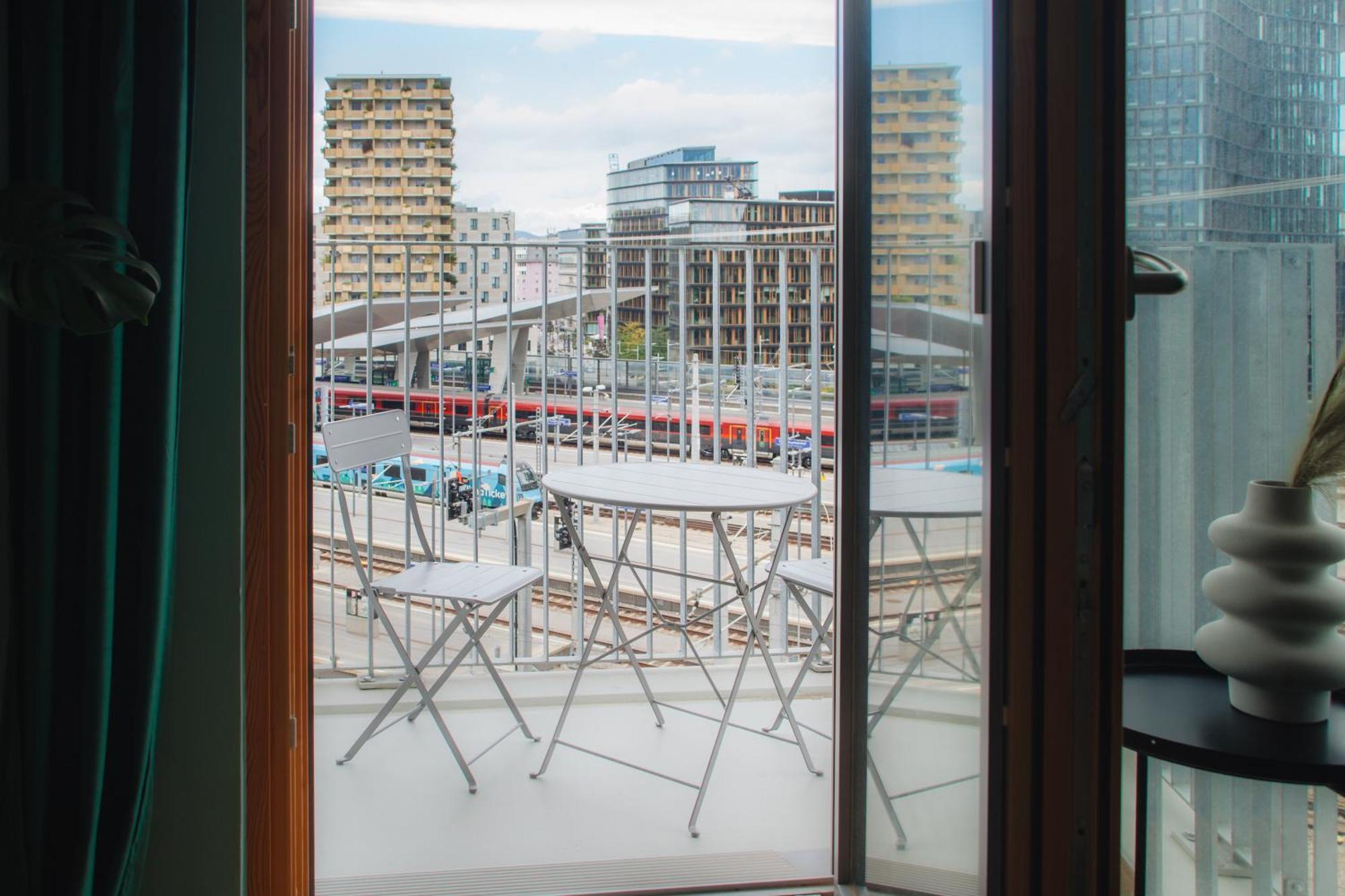 Decorous Cozy City View Suite Wien Eksteriør billede